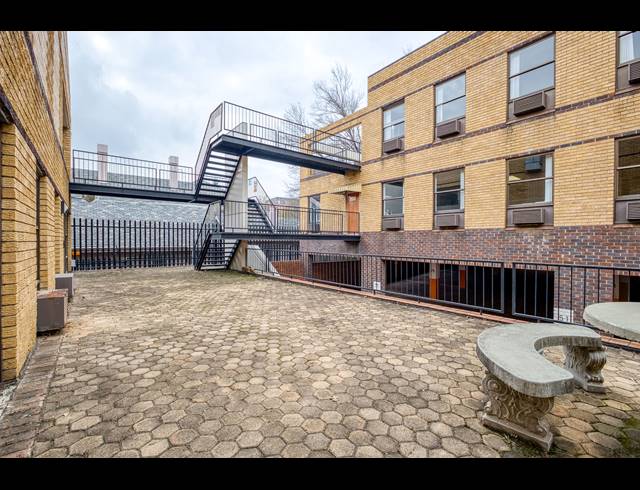 3,513M² OFFICE FOR SALE IN FERNDALE